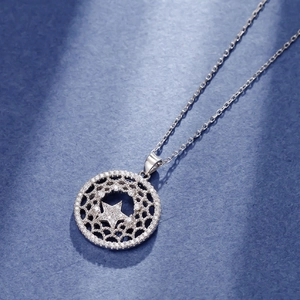 Funkelnde S925 Silber Sternkette mit rundem Spitzenanhänger und Pavé-Zirkonia