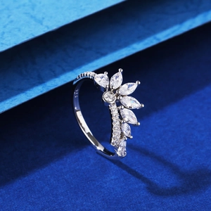 Bague couronne en argent sterling S925 avec zircons marquise et ronds en finition argent