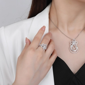 Sparkling S925 silver irregular flower ring with full cubic zirconia for a luxury look