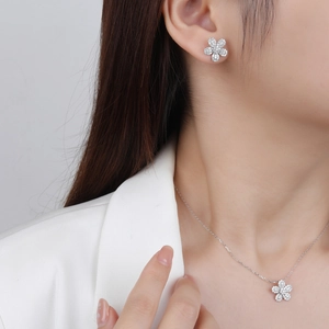 Parure collier et boucles d'oreilles en argent 925 avec motifs floraux micro-pavés