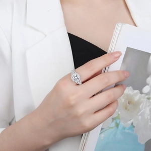 Classic S925 silver ring with 8mm round cubic zirconia on a female model's hand