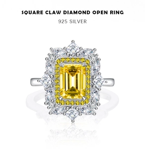 Détail du diamant jaune taille émeraude sur un anneau en argent 925 étincelant