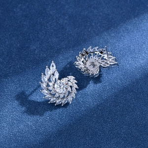 Élégantes boucles d'oreilles clous tourbillon en argent S925 avec zircons pour femmes