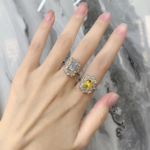 Bagues élégantes en argent 925 avec zircons jaunes et blancs en taille émeraude