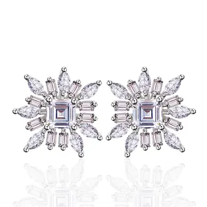 Boucles d'Oreilles Clous Flocon de Neige Irrégulières pour Femmes Argent Sterling 925 Fleur Rayonnante Incrustée de Zirconia