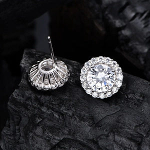 Classic round halo S925 sterling silver stud earrings with sparkling carbon diamonds