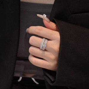 Elegant 925 sterling silver two-piece ring set with 6mm sparkling round and baguette stones