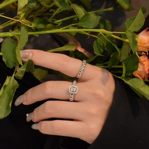 Elegant S925 silver twist chain ring set with sparkling zirconia for women on hand