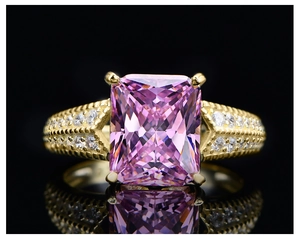 Macro shot of 5.6ct ice-cut yellow gem ring with S925 silver 14k gold-plated band