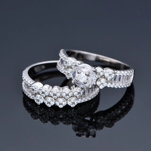 Set di anelli nuziali in argento S925 con scintillanti pietre di zirconia micro-pavé