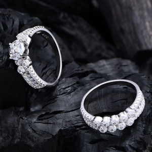 Set di anelli in argento sterling S925 con cristalli di zircone cubico micro-pavé