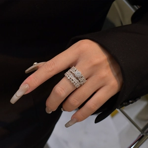 Irregular snowflake stacked ring set with cubic zirconia diamonds in S925 silver finish