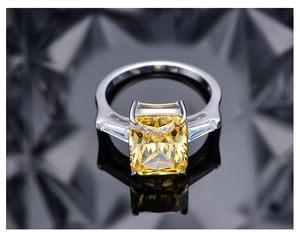 Macro de anillo con diamante verde manzana de 10,5ct corte radiant y plata 925