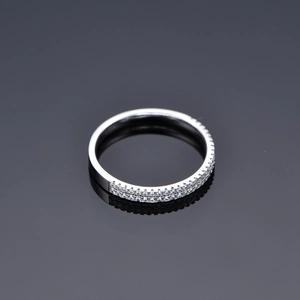 Eleganter 925er Silberring mit zweireihigem Halbreis-Besatz aus weißen Zirkonia-Steinen