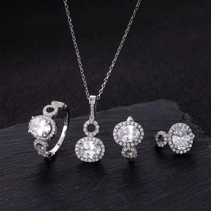 Parure de bijoux luxe en argent 925 avec bague halo ovale, collier et boucles d'oreilles