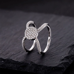 S925 silver wide band ring featuring a full pavé diamond disc on black rock background