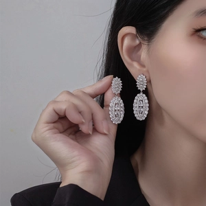 Boucles d'oreilles pendantes en argent S925 avec pavage complet de zircones cubiques