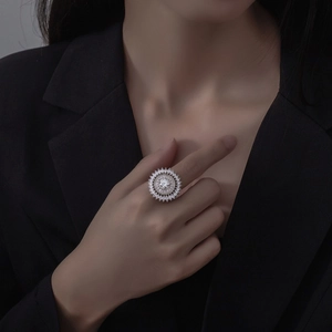 Bague large fleur de soleil en argent sterling avec cristaux radieux pour femme