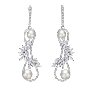 Boucles d'oreilles infinity en argent avec perles blanches et détails de feuilles en cristal