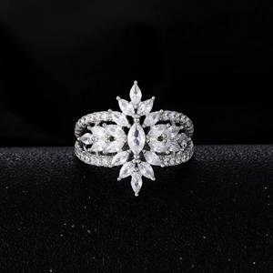Luxurious S925 sterling silver wheat-inspired ring with marquise-cut cubic zirconia