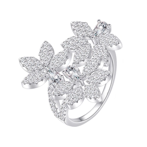 Bague fleur luxe en argent S925 avec pétales de feuilles et zircons taille poire