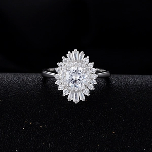 Stunning 925 silver sunflower ring with 6mm sparkling moissanite halo and baguette stones