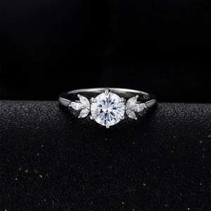 Bague classique en argent sterling 925 avec diamant simulé étincelant de taille ronde 6,5 mm
