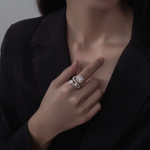 Adjustable S925 silver layered star ring with emerald-cut stone and floral zircon details
