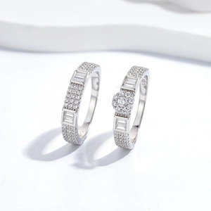 Sparkling S925 sterling silver ring set with micro-paved cubic zirconia in flower design