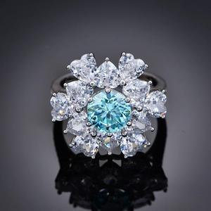 8mm Paraiba-blauer Karbondiamant-Ring aus 925 Silber mit floralem Schneeflocken-Halo