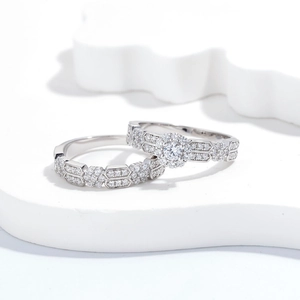 Stackable S925 sterling silver ring set with round halo diamond and geometric bands
