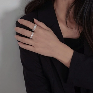 Geometric S925 sterling silver ring set featuring multi-cut cubic zirconia in cool tones