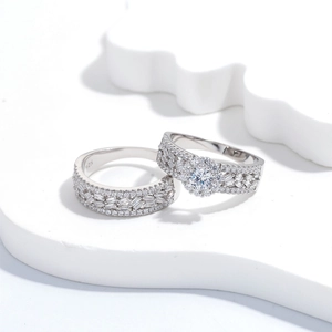 Sparkling S925 silver snowflake ring set with cubic zirconia in high-key macro shot