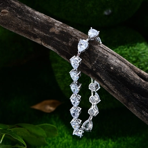 Bracelet en argent 925 avec cristaux taillés en poire sur des branches de bois naturel