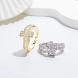 Wavy pavé 925 silver rings set in gold and silver finish with sparkling cubic zirconia