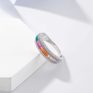 Bague élégante en argent S925 sertie de pierres arc-en-ciel et de diamants blancs brillants