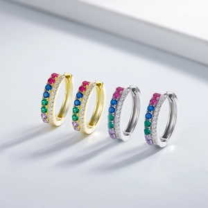Boucles d'oreilles huggies en argent 925 et or 14k avec pierres colorées et diamants