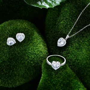 Set classico in argento sterling 925 con scintillanti pietre di zircone a cuore
