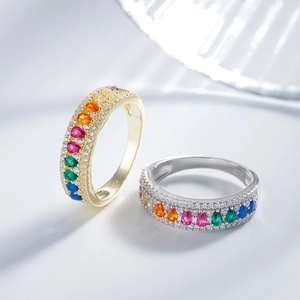 Elegante set di due anelli eternity in argento S925 con zirconi a goccia arcobaleno