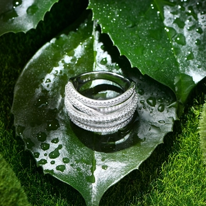 925 silver multi-layer crossover ring with sparkling pavé cubic zirconia on green leaves