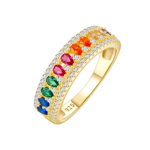 Anello in argento 925 placcato oro con zirconi arcobaleno a goccia disposti su tre file