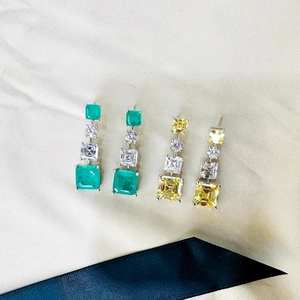 Boucles d'oreilles en argent avec citrine jaune et cristaux verts taille Asscher