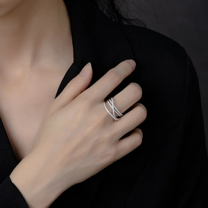Elegant S925 sterling silver multilayer crisscross ring with micro-pave cubic zirconia