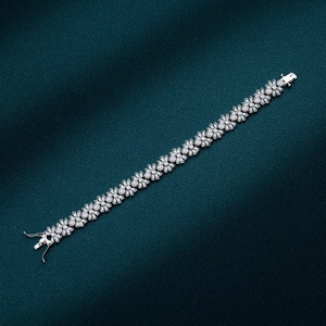 Bracelet tennis en argent avec fleurs de flocon de neige et zircons scintillants