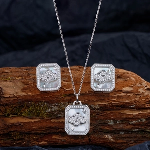S925 silver jewelry set with star cloud mother of pearl necklace and matching earrings