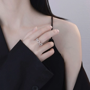 Sparkling S925 sterling silver interlocking link ring with pave micro-set cubic zirconia