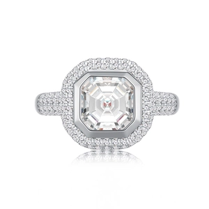 Bague luxueuse en argent S925 avec pierre taille émeraude et accents de diamants