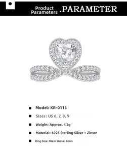 Détail macro de bague en argent 925 avec une grande pierre de zircone en forme de cœur