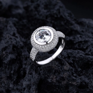 Lussuoso anello halo in argento sterling S925 con brillanti diamanti tondi pavé