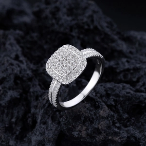 Anello in argento S925 doppio strato quadrato con pavé di diamanti su pietra vulcanica